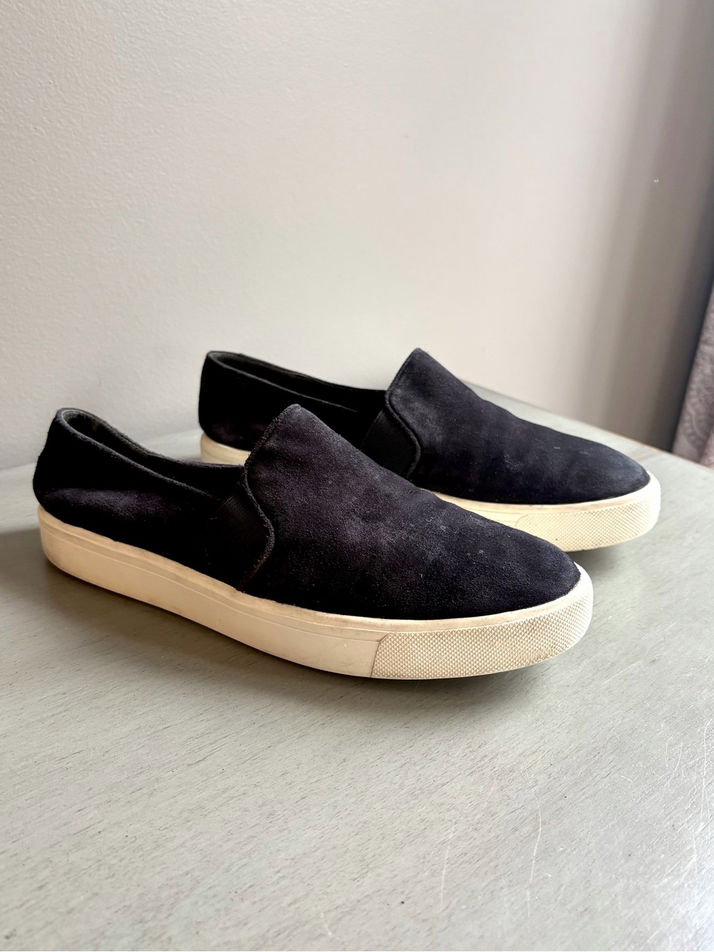 Vince Black Suede Leather Slip-On Sneakers Shoe White Sole Women Size 8.5 Casual - Picture 2 of 13